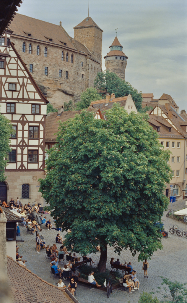 Under the Chestnut, Nuremberg